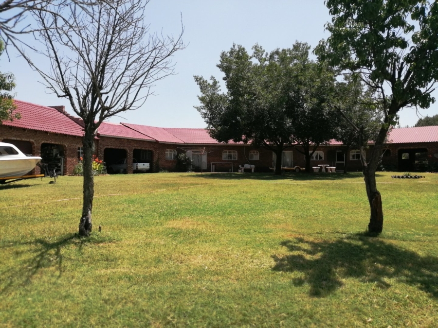 5 Bedroom Property for Sale in Sasolburg Free State
